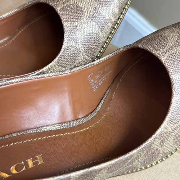 Coach • Waverly Pump with Beadchain • Tan Coated Canvas • 10 • SO Gently Worn!😍 - Picture 16 of 16